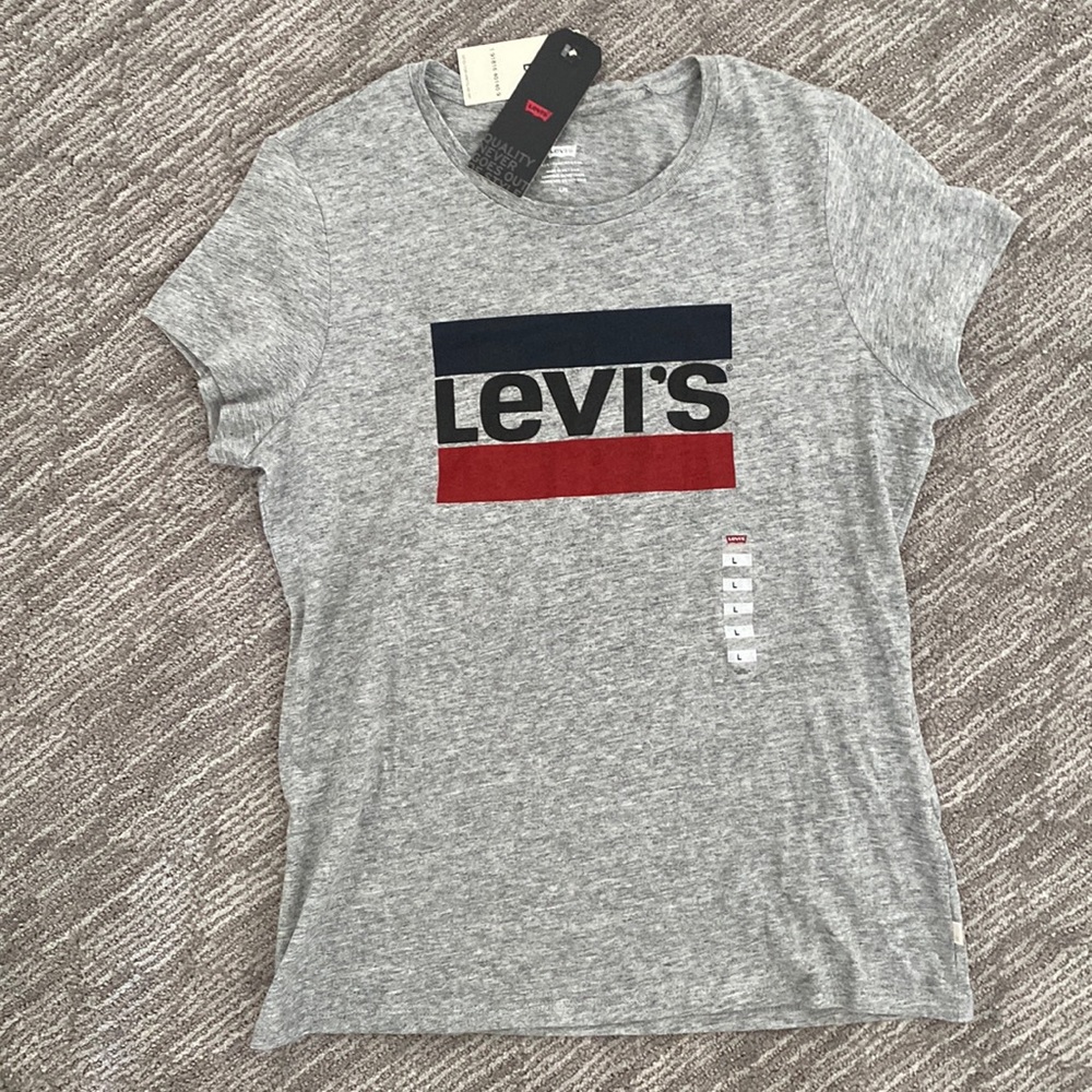 Levi’s top
